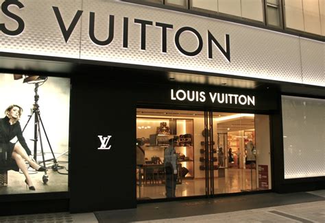 negozio dove si vende turbolenz profumo a roma louis vuitton|louis vuitton roma etoile.